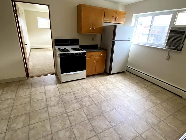 100 3rd Ave — Photo 6