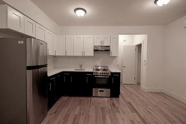 Rented by Aether Property Group | media 4