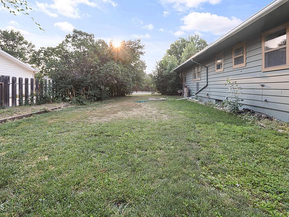 5th image of 315 20th St E