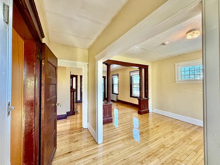 2 Shirley St #2 — Photo 9