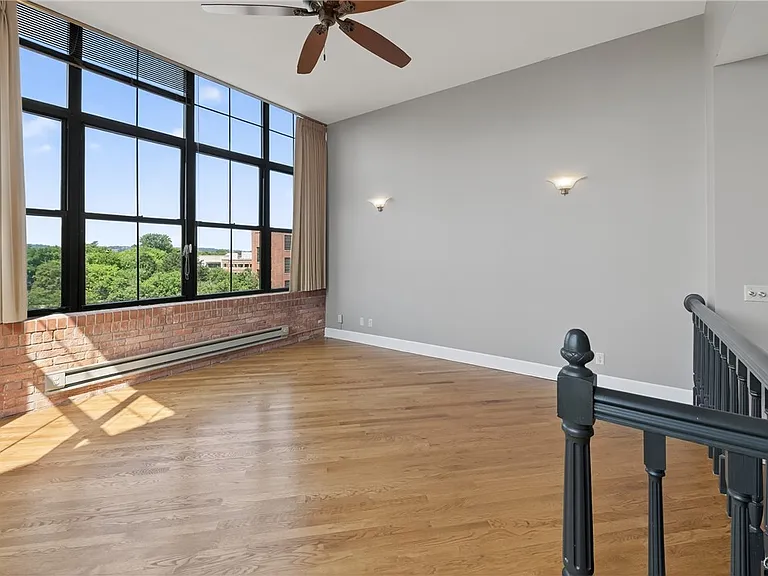 526 Plum St #402 — Photo 9