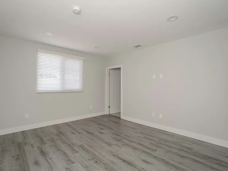 3915 Brighton Ave #1/2 — Photo 19