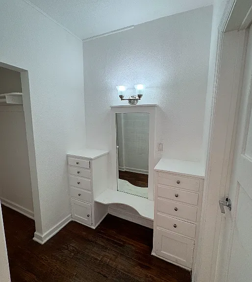 250 S Kenmore Ave #203 — Photo 4