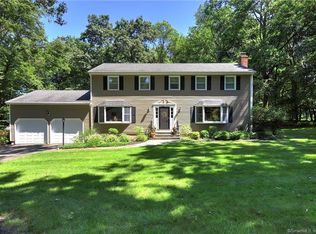 129 Fresh Meadow Dr, Trumbull, CT 06611