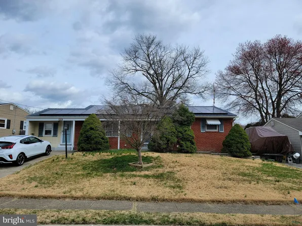 13 Black Pine Dr, Hamilton, NJ 08610