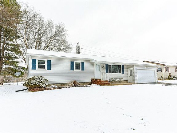 3rd image of 237 Harpington Dr