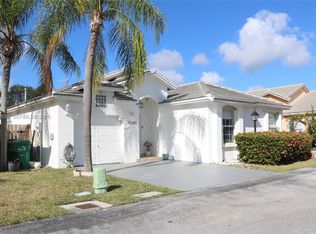 Woods Lake, Miami, FL 33186