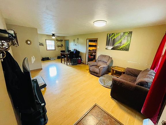 5th image of 238 Circle Dr