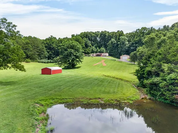 725 Old Flynns Cove Rd, Crossville, TN 38572