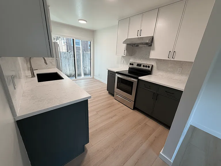 2216 Santa Clara Ave #G — Photo 4