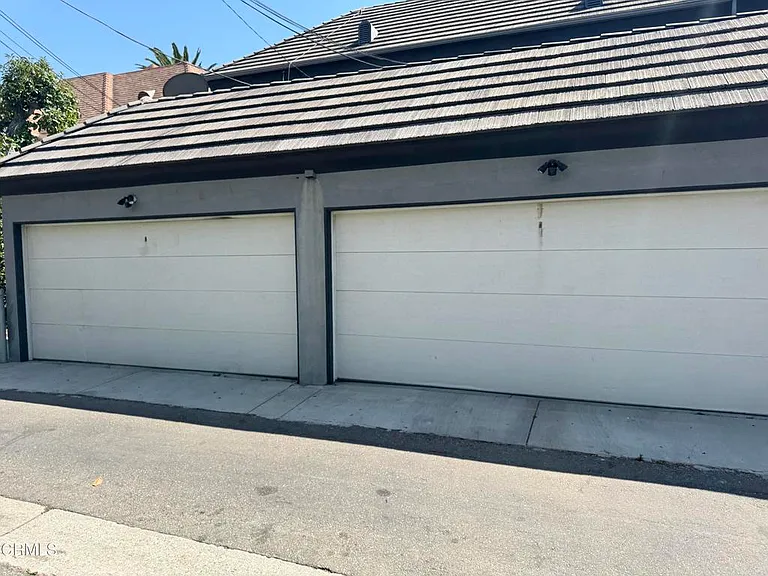 368 S Crescent Dr — Photo 12