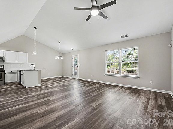 5th image of 2617 Forest Grove Ct