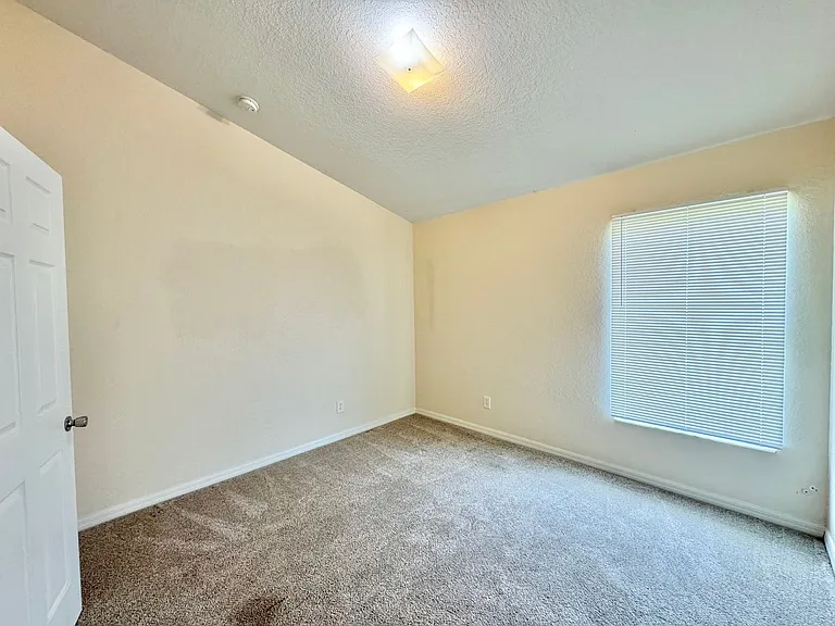 2726 Rochelle Dr — Photo 26
