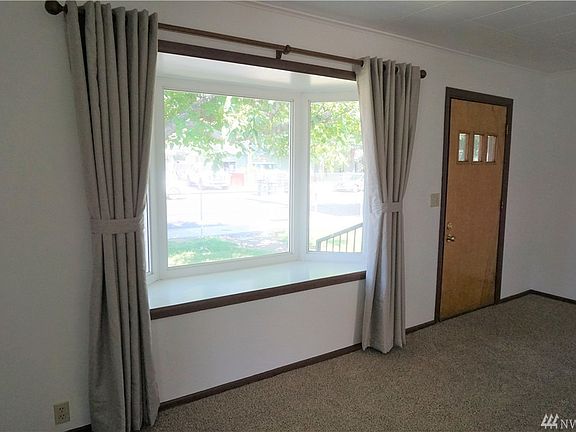 3rd image of 2119 W Peninsula Dr