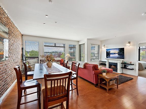 3rd image of 2300 Mansfield Dr #326
