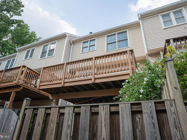 341 S Pickett St — Photo 44