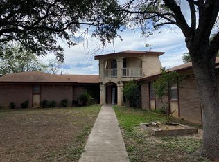 706 W Quailridge Dr, Carrizo Springs, TX 78834