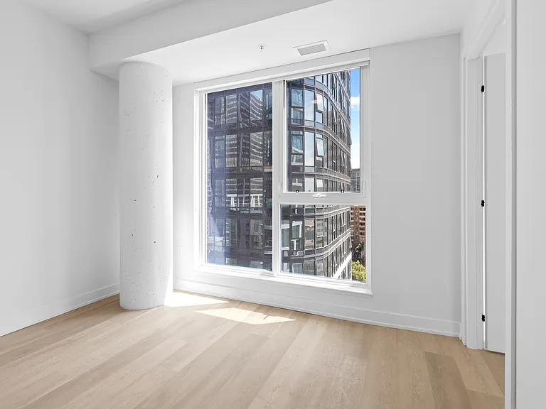 391 Slater St — Photo 24