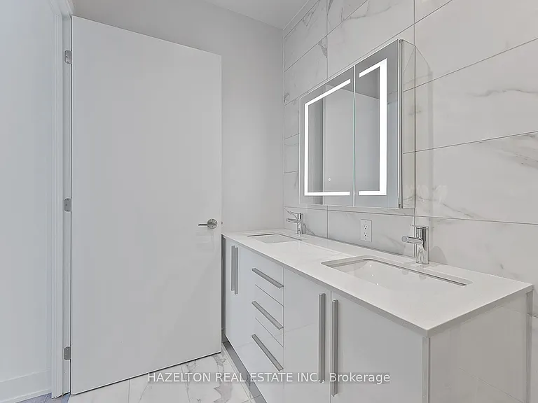 8 Cumberland St #4307 — Photo 22