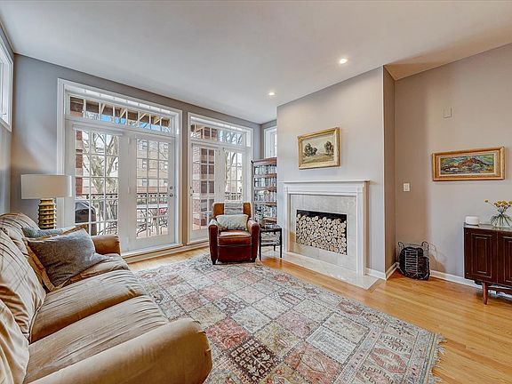 5th image of 2226 W Morse Ave #1E