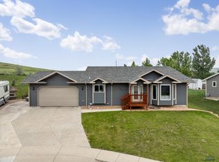 127 Lambeau Ct, Rapid City, SD 57701