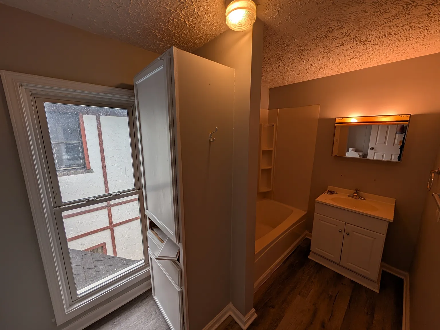 608 W Highland Ave — Photo 4