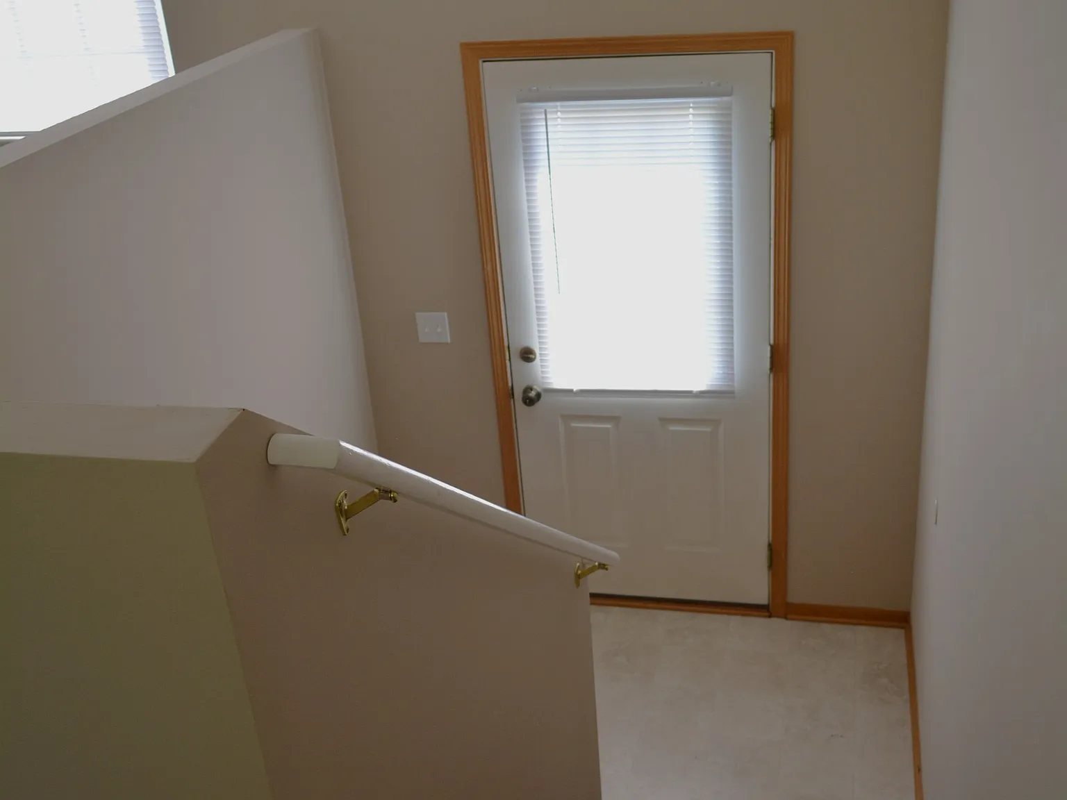 8212 N 153rd Ter — Photo 2