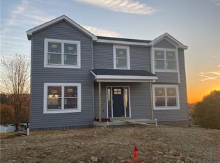 303 Lauraine Ct, Pleasant Unity, PA 15676