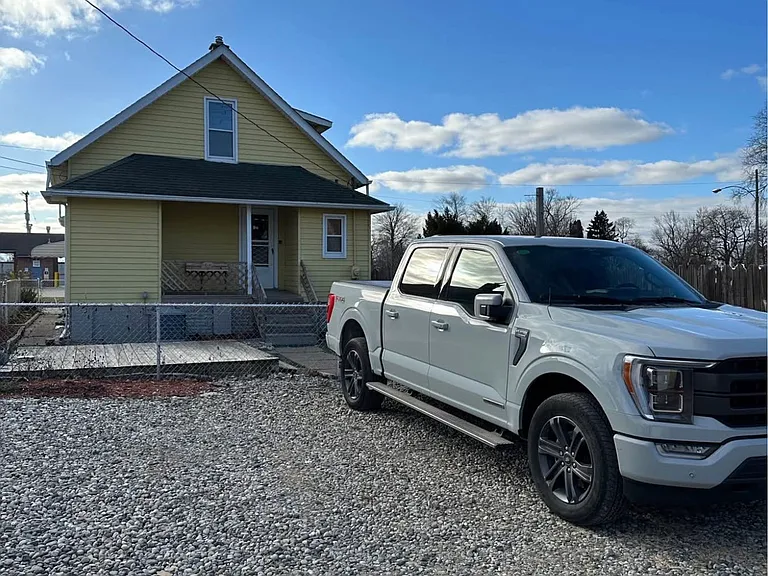 682 Ford Ave — Photo 3