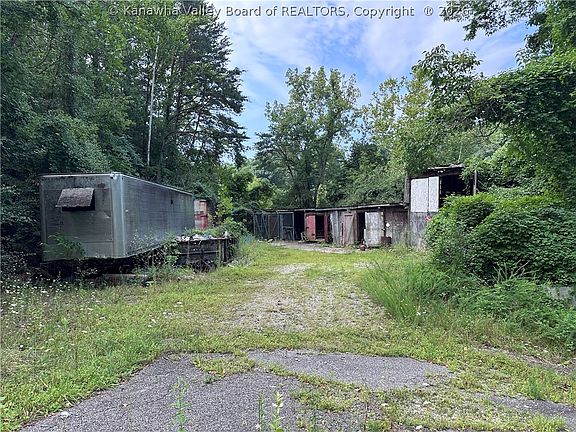 2nd image of 970 Jefferson Rd