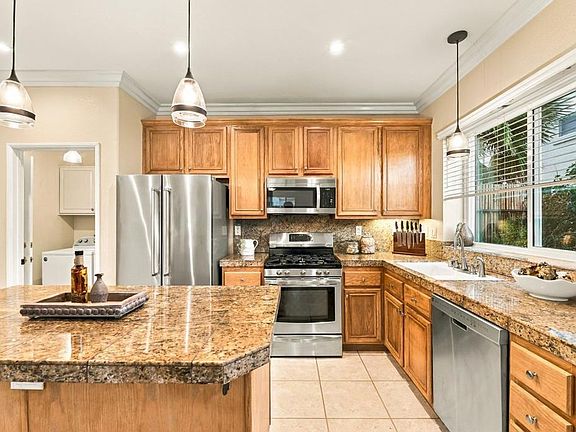 5th image of 626 Compass Ct