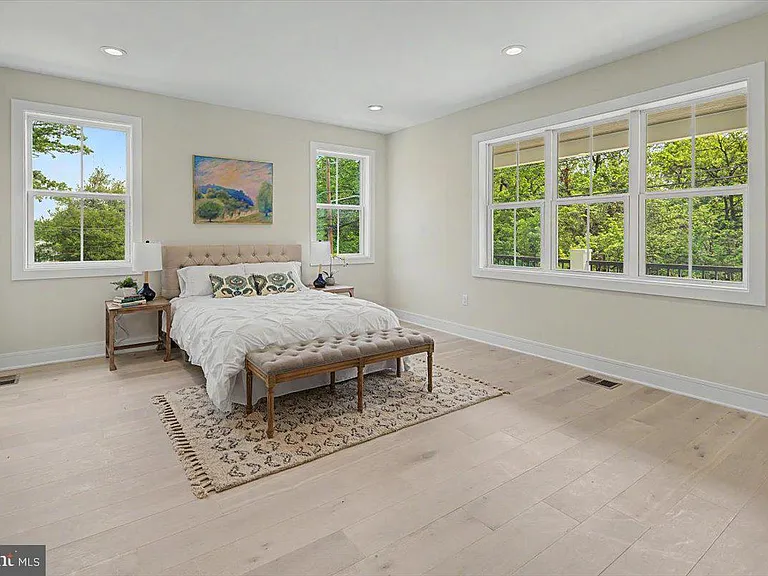 2902 Vista St NE — Photo 34