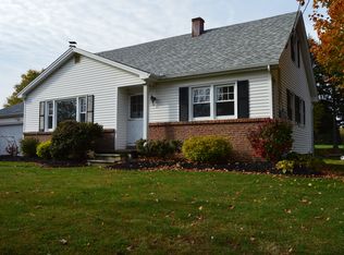 1604 Marion Ln, East Aurora, NY 14052