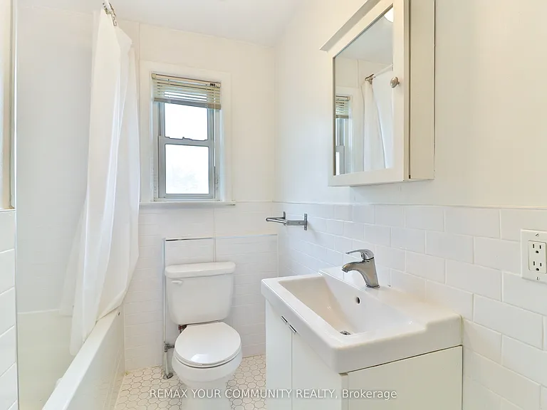 6 Lennox St #UPPER — Photo 6