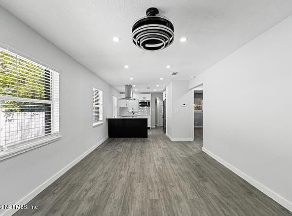 3rd image of 1110 W 31ST Street