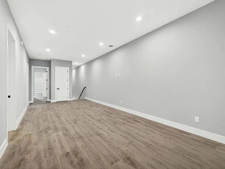 4517 Larch Ln — Photo 23