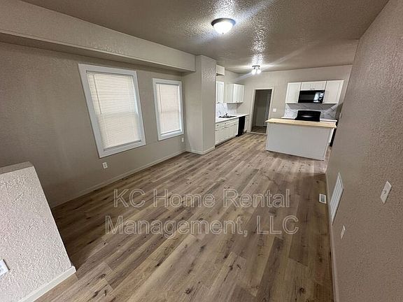 4th image of 3519 Lexington Ave