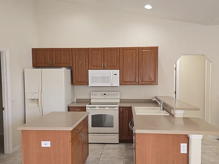 2600 Badger Ln — Photo 8