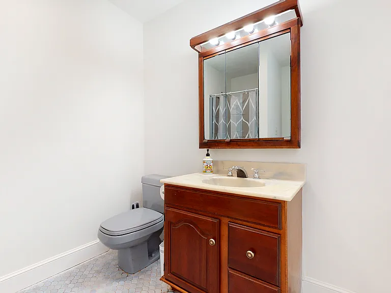 655 South St — Photo 29