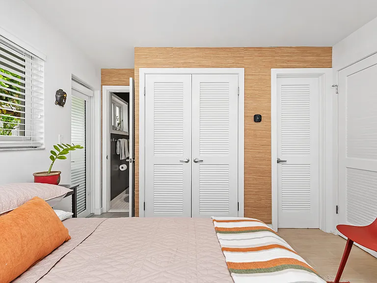 615 NE 10th Ave #101B — Photo 9