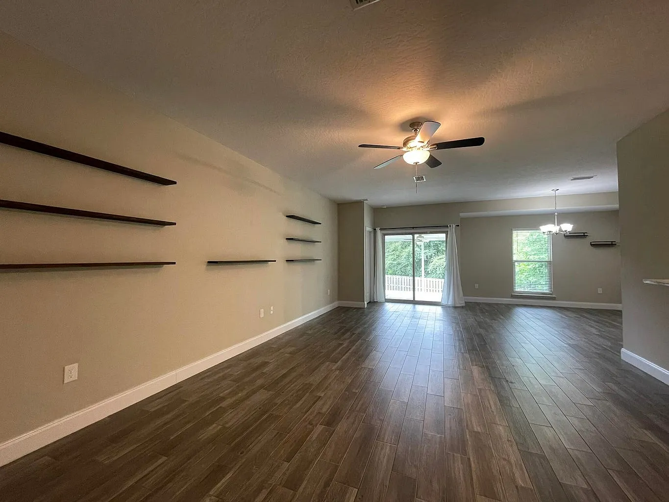 4 bed, 1664 sqft, $2,100 — Photo 4