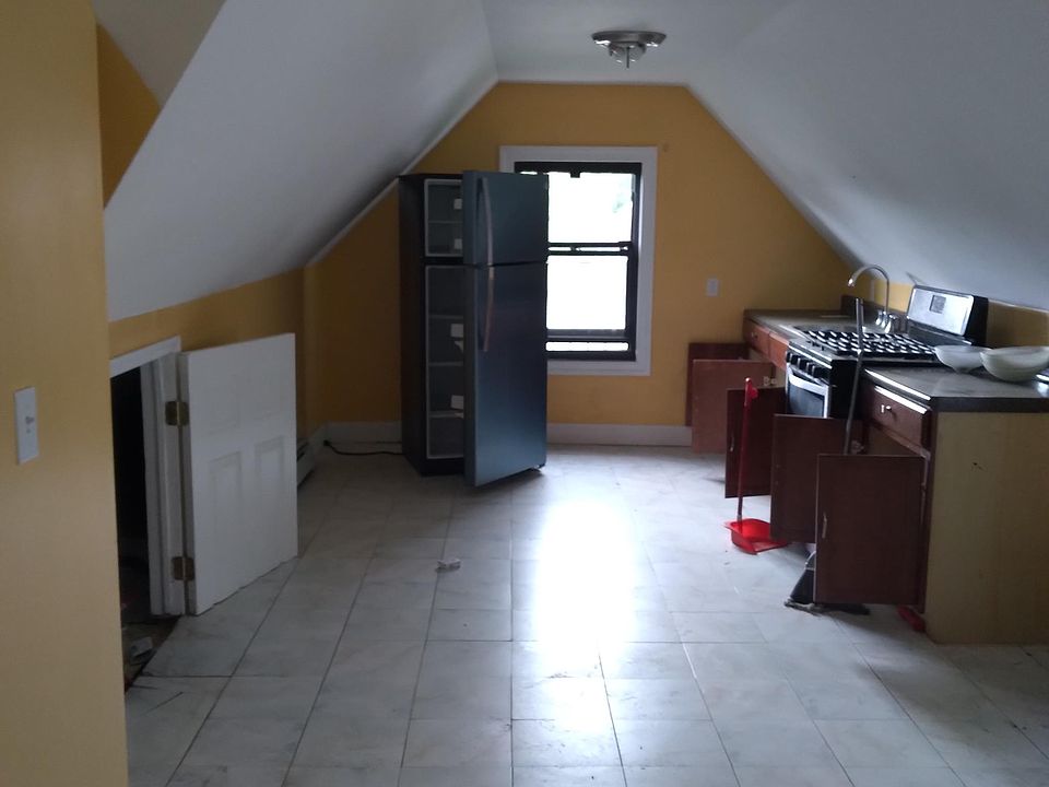 1st image of 140 S 11th Ave #3