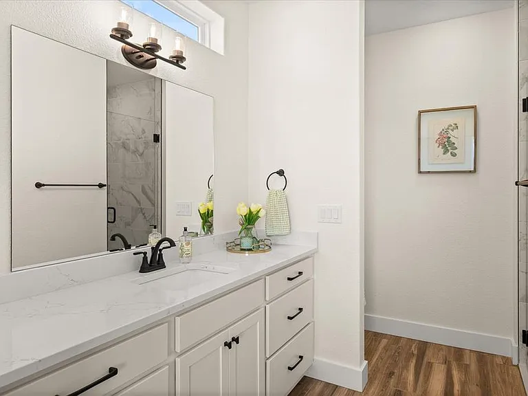 802 S Creek St #108 — Photo 10