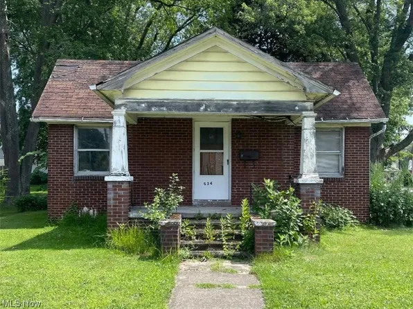 634 Buffalo St, Conneaut, OH 44030