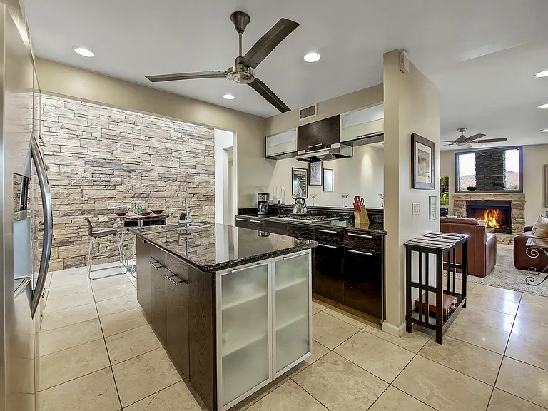 52883 Eisenhower Dr — Photo 15