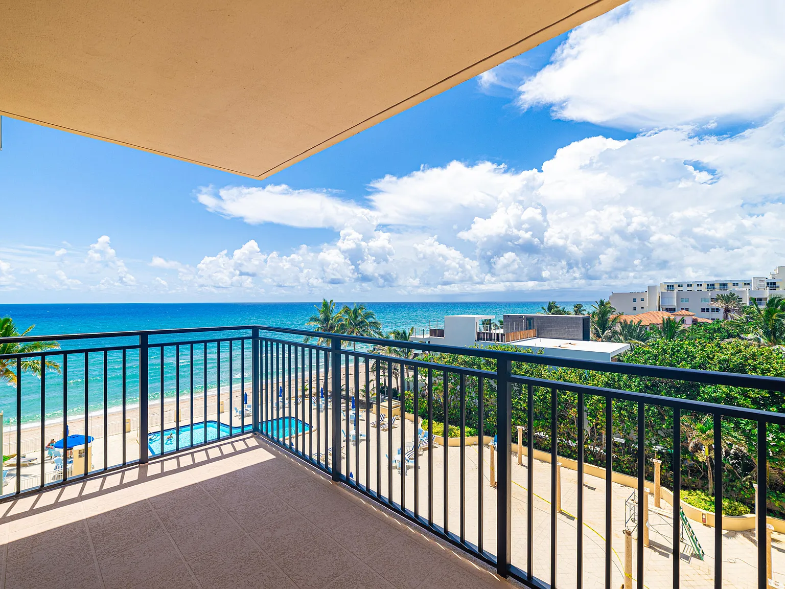 2 bed, 2.0 bath, 1395 sqft, $9,000 — Photo 4