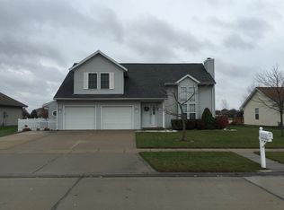 508 Chestnut Dr, Saint Joseph, IL