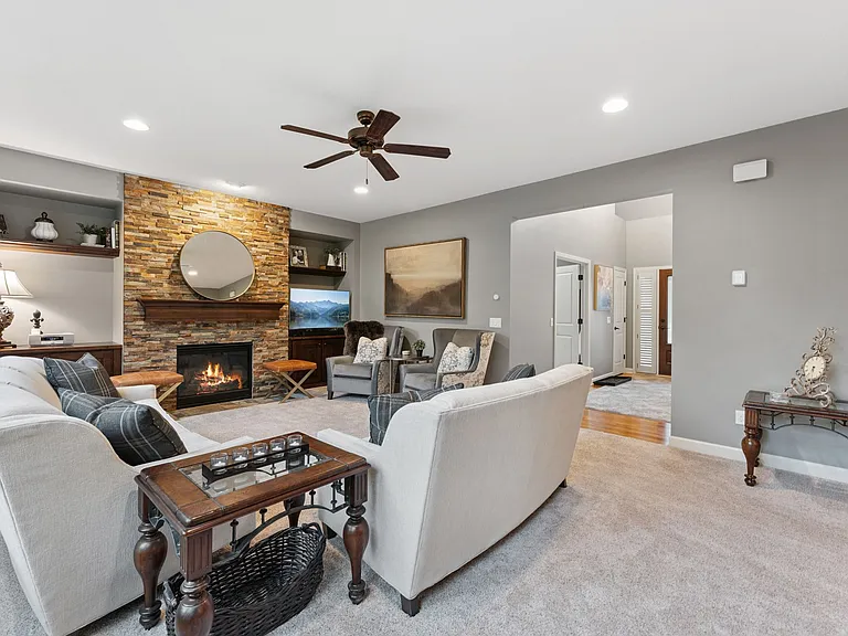 7473 Zanzibar Ln N — Photo 13