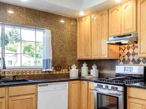 4th image of 553 Laswell Ave #553