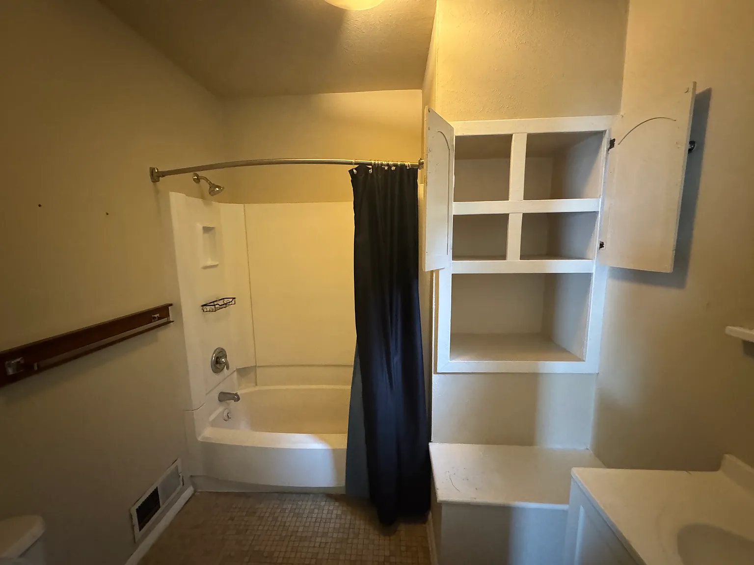 2 bed, 1200 sqft, $850 — Photo 3